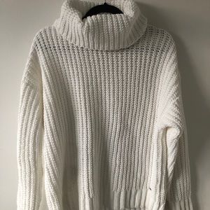 White Hollister Turtleneck